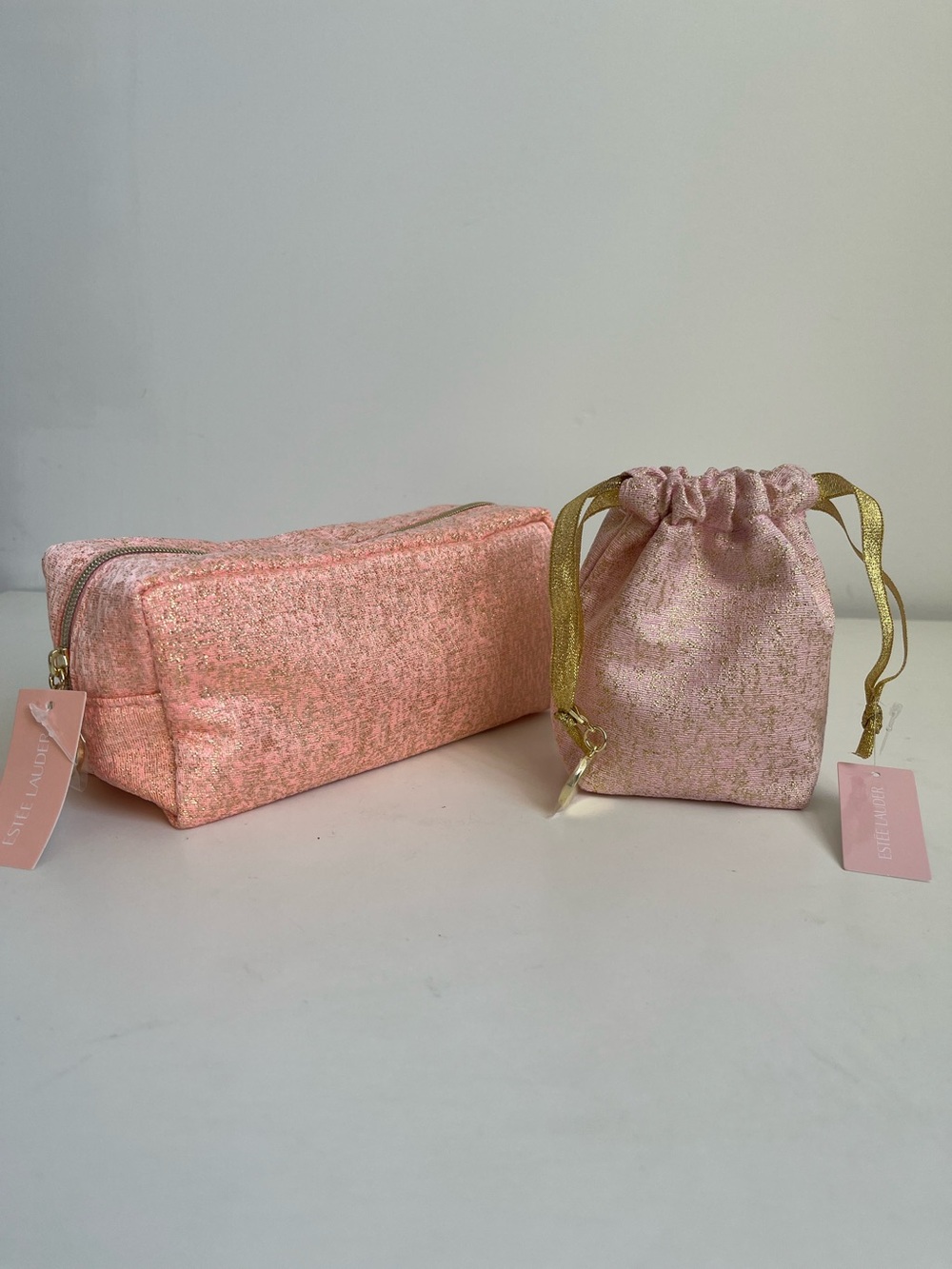 2/10$ Estee Lauder Glitter Travel Pouch Set